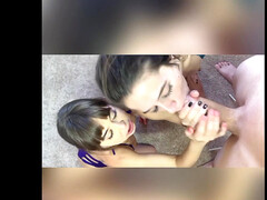 Braunhaarige, Auto, Kehlenfick, Aufs gesicht abspritzen, Selbstgemacht, Natürlich, Zierlich, Schlucken