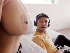 Gros cul, Grosse bite, Gros seins, Plantureuse, Hard, Monstre, Chatte, Rasée