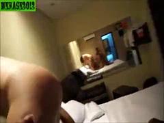 Enthousiasteling, Man die toekijkt, Sperma shot, Groep, Interraciaal, Latijnse vrouw, Moeder die ik wil neuken, Trio