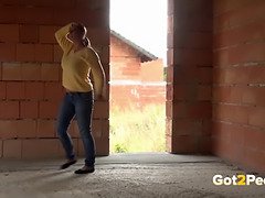 18 jaar, Blond, Pissen, Openbaar, Kut duiken, Alleen, Zoon, Spuiten