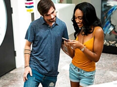 Grote lul, Grote mammen, Pijpbeurt, Interraciaal, Likken, Kut duiken, Mager, Tiener