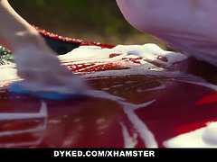 Tetas grandes, Lesbiana, Madres para coger, Mamá, Strapon, Adolescente