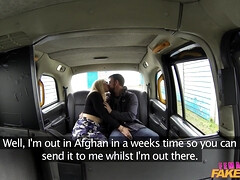 Arschlecken, Blasen, Auto, Aufs gesicht abspritzen, Würgen, Handjob, Im freien, Hintern versohlen