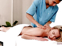 Grote kont, Grote lul, Blond, Pijpbeurt, Hondjeshouding, Natuurlijke tieten, Tiener, Tieten likken