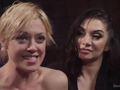 In den arsch, Sadomasochismus, Blondine, Dildo, Weibliche domination, Lesbisch, Bestrafung, Muschi