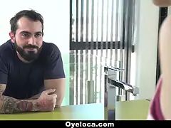 Oyeloca - brazilian cleaner (Liz Rainbow) cleans house and dong!