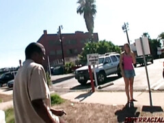 Blonde, Sucer une bite, Brunette brune, Queue, Interracial, Seins naturels, Adolescente, Plan cul à trois