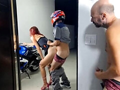 Amateur, Engañando, Pareja, Cornudo, Casero, Pelirrojo, Chorro, Uniforme