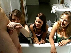 Любители, Ванна, Большой член, Пальцем, Ласковые ручки, Лизание, Мастурбация, Чулки