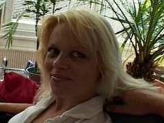 Enthousiasteling, Grote mammen, Blond, Pijpbeurt, Sperma shot, Hardcore, Moeder die ik wil neuken, Tieten likken