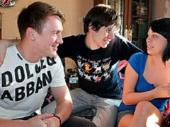 Blasen, Braunhaarige, Gehörnter ehemann, Hundestellung, Fetisch, Russisch, Rasiert, Jungendliche (18+)