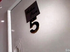 Grosse bite, Gros seins, Sucer une bite, Éjaculation interne, Trou de la gloire, Hard, Interracial, Mère que j'aimerais baiser