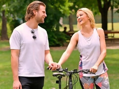 Anal, Blonde, Sucer une bite, Doigter, Branlette thaïlandaise, Embrassement, Mère que j'aimerais baiser, Maigrichonne