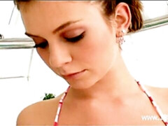 Grosse bite, Gros seins, Bikini, Blonde, Hard, Mère que j'aimerais baiser, Seins naturels, Pov