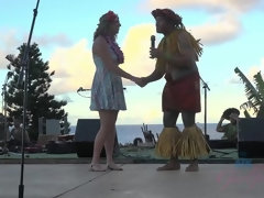 Enthousiasteling, Grote mammen, Blond, Pijpbeurt, Sperma in gezicht, Voeten, Masturbatie, Kut duiken