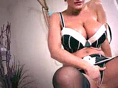 Cuarto de baño, Morena, Lencería, Maduro, Madres para coger, Mamá, Orgasmo, Juguetes