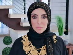 Arabisch, Grosser arsch, Blasen, Handjob, Interrassisch, Lecken, Rasiert, Entkleiden