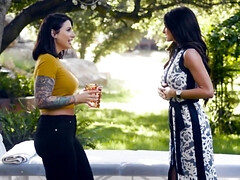 Gros cul, Doigter, Léchez, Mère que j'aimerais baiser, De plein air, Softcore, Tatouage, Nénés