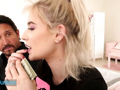 Gros cul, Blonde, Gorge profonde, En levrette, Bâillonner, Hard, Hd, Nénés