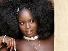 Любители, Большие сиськи, Черненькие, Мастурбация, Натуральные сиськи, Соло, Стриптизерша, Молоденькие