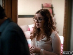 Grosse bite, Sucer une bite, Queue, Branlette thaïlandaise, Masturbation, Petite femme, Rasée, Nénés