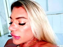 Grosser schwanz, Grosse titten, Blondine, Knallhart, Schwanz, Hd, Milf, Flotter dreier