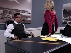 Blonde, Sucer une bite, Gorge profonde, Mature, Nue à poil, Bureau, Chatte