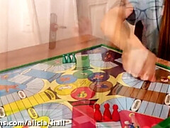 Leie, Sperma im mund, Spermaladung, Aufs gesicht abspritzen, Brille, Handjob, Nackt, Schlucken