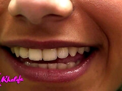 Арабское, Брюнетки, Грудастые, Массаж, В офисе, На публике, Соло, Сиськи