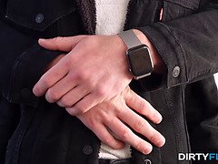 Sucer une bite, Tir de sperme, Embrassement, Seins naturels, Chevaucher, Criant, Maigrichonne, Tatouage