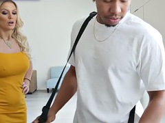 Grosse titten, Blondine, Schwarz, Erotisch, Interrassisch, Milf, Erotischer film, Tätowierung