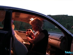 Amateur, Voiture, Tromperie, Lesbienne, De plein air, Pov, Public, Chatte