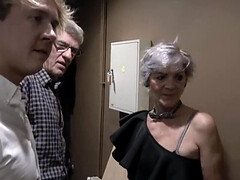 Pijpbeurt, Dichtbij, Hondjeshouding, Fetisj, Opa, Handbeurt, Swinger, Tiener