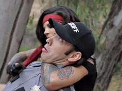 Anal, Gros seins, Bondage, Brunette brune, Hard, Pute, Tatouage, Nénés