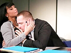 Grosser arsch, Grosser schwanz, Grosse titten, Blasen, Braunhaarige, Hundestellung, Milf, Titten