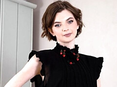 18 летние, Пальцем, Мастурбация, Натуральные сиськи, Короткая стрижка, Соло, Молоденькие, Сиськи