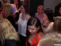 Leie, Blondine, Cfnm, Bekleidet, Hundestellung, Handjob, Hardcore, Party