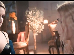 69, Blonde, Famille, Fétiche, Fétiche des pieds, Embrassement, Lesbienne, Seins naturels