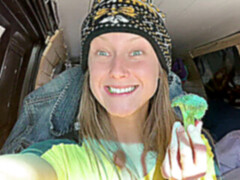 Leie, Grosser schwanz, Blasen, Spermaladung, Weibliche domination, Im freien, Öffentlich, Strapon