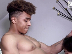 18 ans, Amateur, Sucer une bite, Brunette brune, Branlette thaïlandaise, Hd, Embrassement, Adolescente