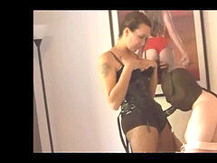 Британки, Женское доминирование, Ласковые ручки, Белье, Страпон