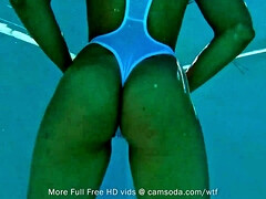 18 años, Chica, Morena, Al aire libre, Pequeña, Piscina, Adolescente, Camara web