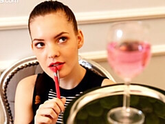 Culo grande, Verga grande, Mamada, Estilo perrito, Tacones, Tetas naturales, Medias largas, Adolescente