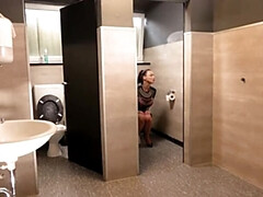 Blasen, Brille, Hd, Nackt, Öffentlich, Dusche, Ablutschen, Jungendliche (18+)