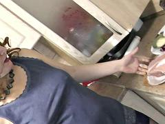 Enthousiasteling, Grote mammen, Blond, Hakken, Ondergoed, Rijpe lesbienne, Onder de rok, Vrouw