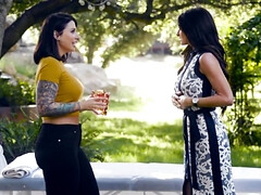 Doigter, Lesbienne, Léchez, Mère que j'aimerais baiser, Chatte, Réalité, Tatouage, Nénés