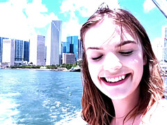 18 ans, Brunette brune, Masturbation, Seins naturels, De plein air, Solo, Adolescente