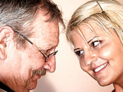 ブロンド, フェラチオ, バック, 手コキする, キス, スポーツ, ティーン, オッパイの