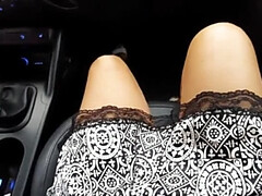 Sexy Stepmom Seduces Taxi Driver and Gets Fingered in Car