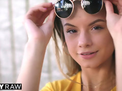 Anal, Cul à la bouche, Sucer une bite, Brunette brune, Éjaculation interne, Suçant, Jouets